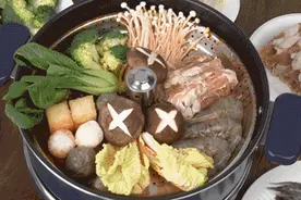 迅速发热的「料理新科技」！随意调节升降，吃火锅快人一步，还能蒸煮煎炸，一锅尝尽天下美味...图片