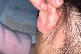 陕西旬阳一班主任揪耳朵体罚学生遭家长质疑，教体局：老师停课半天反思图片