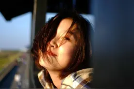酷爱挑战的川大元气女孩：玩冲浪、潜水，演戏剧，上节目……图片