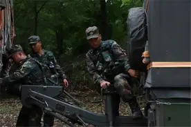 林海深处，硝烟弥漫，火箭军某部合成体系对抗演练激烈展开图片