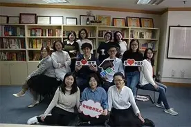产业·观察丨精通多国语言，一半编辑是海归，这个编辑部是怎么成长起来的？图片