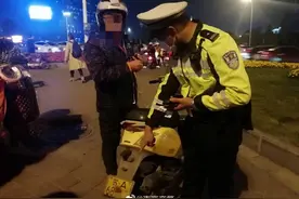 8000元买了辆摩托车 结果被朋友坑了图片