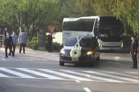 李健熙遗体告别仪式在首尔举行，大批三星员工送行视频封面