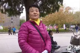 最低4℃+霜冻，秋衣秋裤不管用，山东居民纷纷穿上棉衣棉袄图片