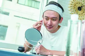 韩国男人护肤是认真的图片