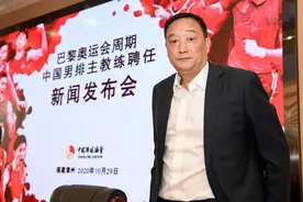 同时具备男女排执教经验，吴胜能否带领中国男排突出重围？图片