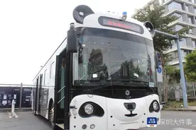 无人驾驶公交深圳坪山发车，数十传感器全方位感知路面状况图片