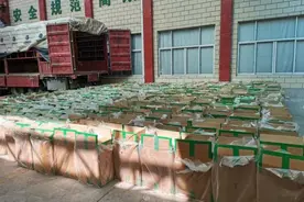 两起涉嫌走私香烟案查获！涉案香烟达14万余条，“中华”“煊赫门”都有图片
