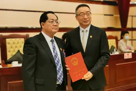 高圣元任深圳市政府秘书长图片