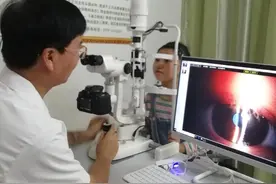 带镜双眼视力从0.1到0.6！他们用爱守候孩子光明图片