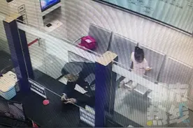 西安一小女孩半夜独自流落街头，幸遇他们彻夜守护图片