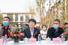 北龙湖首个“收房即发证”社区正商珑水上境正式交付图片