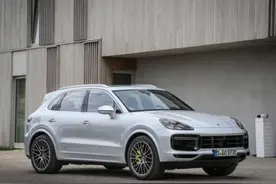 2021款保时捷卡宴E-Hybrid将采用更大容量电池包图片