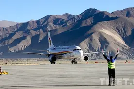 西藏：日喀则和平机场实现通航10周年图片