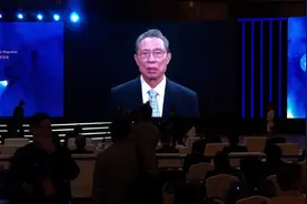 今天，我们重新谈谈“偶像”图片