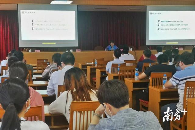 步步高网站建设（梅州市政府网站和政务新媒体培训会召开以评促用提升建管运维水平）