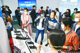 网媒记者走进广西移动感受5G科技魅力图片