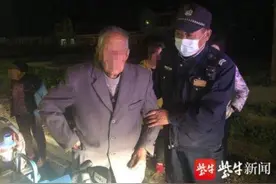 两起雷同的警情！老人出门捡废品不慎走失，结果民警帮了忙图片