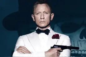 “肖恩·康纳利定义了一个时代！”现任007丹尼尔·克雷尔发表深情悼念图片