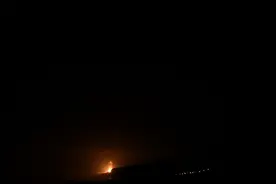 罕见！美军公开B-2隐形轰炸机装弹画面，俄罗斯不甘示弱试射新型反导拦截弹图片