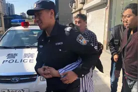 暖哭了！迷路老人把民警错认成儿子，临行前，抱住不松手！网民：不是亲人，胜似亲人图片