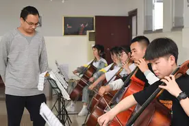 “陶笛仙子”走过的“弯路”：加强美育≠艺术考级图片