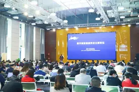 数字养老时代到来，不能玩转各种智能设备的老人该怎么办？图片