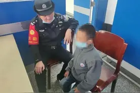 9岁男孩独自哭泣：爸爸把我扔到火车站就走了！得知真相妈妈好后怕图片