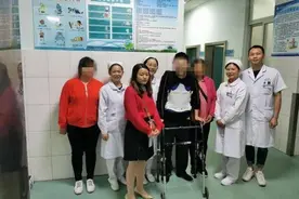 从瘫痪到行走，他说：“站起来的感觉真好”图片