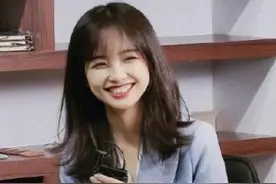 青年大学习主讲人是王冰冰 王冰冰是谁个人资料照片介绍图片