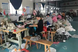这对安徽望江县的留守小夫妻，为什么被写进了黄梅戏里？图片