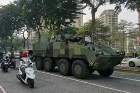 台军装甲车、坦克频繁招摇过市，究竟想要干什么？图片