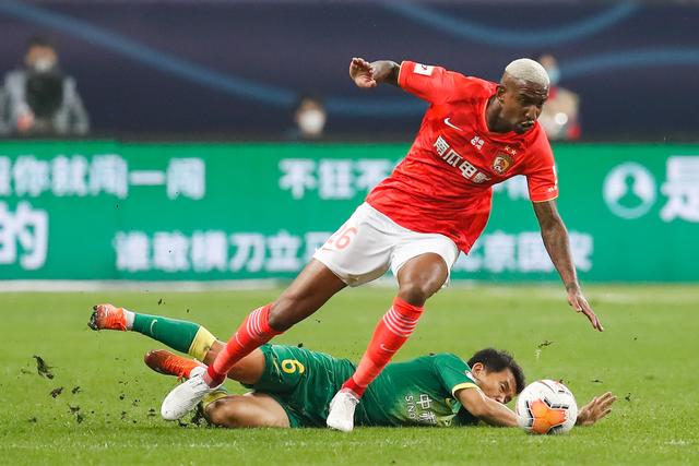 “宝塔组合”进球！恒大3-1国安，中超决赛迎战苏宁