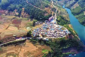 丘北县飞土村云鹏库区群众产业转型发展纪实图片