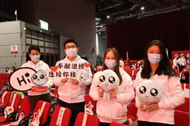 戴上“心狗”手环、专利口罩，上海交大“小叶子”的硬核装备升级，迎接不一样的进博会志愿服务图片