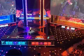 S10落幕：坚持和享受热爱，才是真英雄 | 睡前聊一会儿图片
