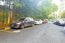 徐汇一小区租客停车费超业主20倍？业委会表示停车位紧张实属无奈图片