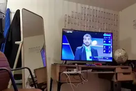 欧冠12连败！马赛球迷怒砸电视&地球仪泄愤视频封面