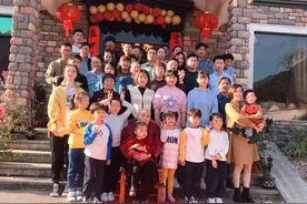 杭州富阳老人百岁大寿 全村每户都有礼物！五世同堂后代48人！这位老人的经历不一般图片