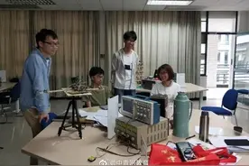 寝室4人全保研！小哥哥们相视一笑：成绩好的挺多图片