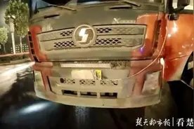 “百吨王”货车司机自制纸板翻牌器，“两罪并罚”丢饭碗图片