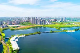 嘉兴秀洲：“臭水塘”变身天鹅湖 旅游火车开进小村庄图片