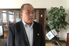 千锤百炼基层路 他始终心系民生做金融图片