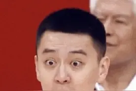 杨鸣眼睛瞪得像铜铃图片