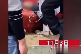 兴奋过度！广东深圳一男子打牌时遇“杠上花”，激动到晕倒图片