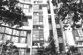 合肥一居民将空调外机安在楼下邻居飘窗顶上 被法院判令拆除图片