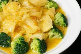 美食情报｜秋风起，龙湖皇冠假日酒店彩丰楼推出黄金秋意御蟹宴图片