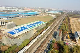 中铁十局：“小胖子”转身——潍坊市最大转体桥今天凌晨顺利转体图片