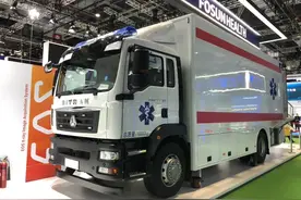 移动的抢救室！首台全身CT卒中创伤救护车亮相进博会图片