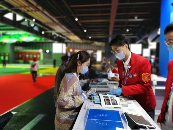 进博会志愿者要做些什么？“小叶子”的一天告诉你答案→